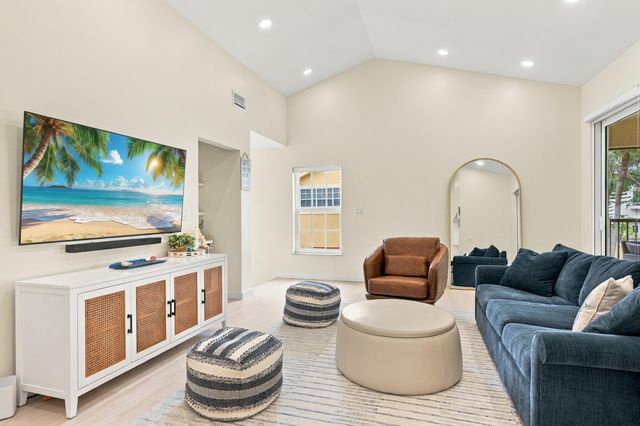 2121 S Ocean Blvd Apt 106, Lauderdale By The Sea, FL 33062