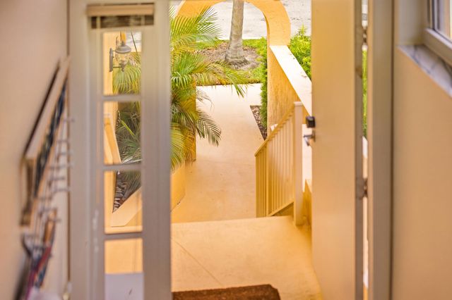 2121 S Ocean Blvd Apt 106, Lauderdale By The Sea, FL 33062