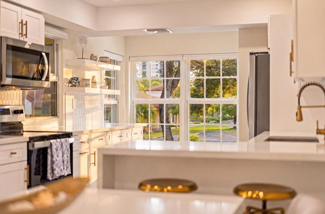 2121 S Ocean Blvd Apt 106, Lauderdale By The Sea, FL 33062