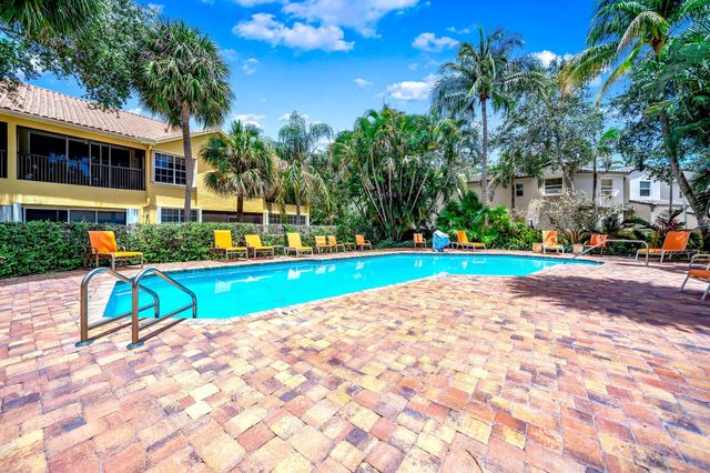 2121 S Ocean Blvd Apt 106, Lauderdale By The Sea, FL 33062