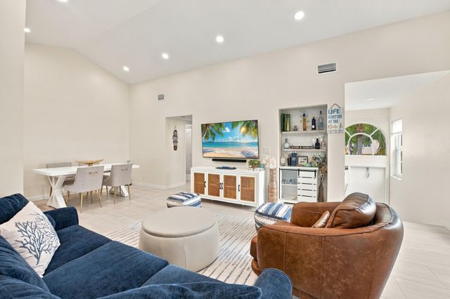 2121 S Ocean Blvd Apt 106, Lauderdale By The Sea, FL 33062