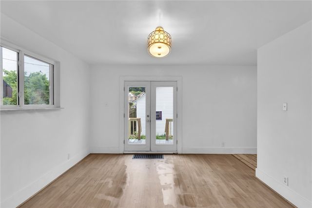 623 E 3rd Ave, Tarentum, PA 15084