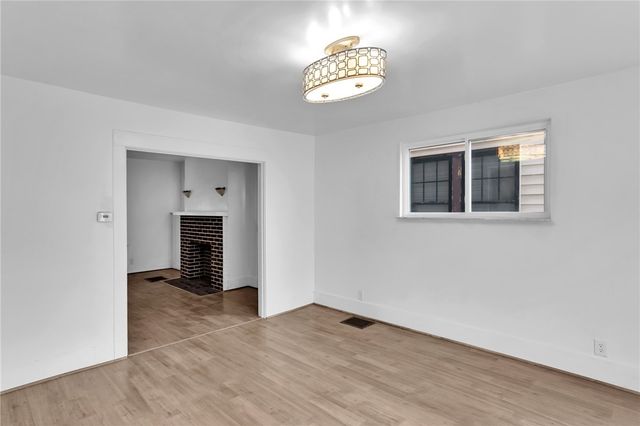 623 E 3rd Ave, Tarentum, PA 15084