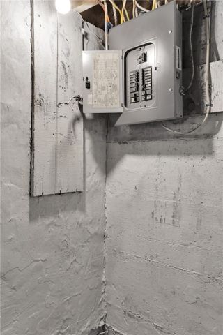 623 E 3rd Ave, Tarentum, PA 15084