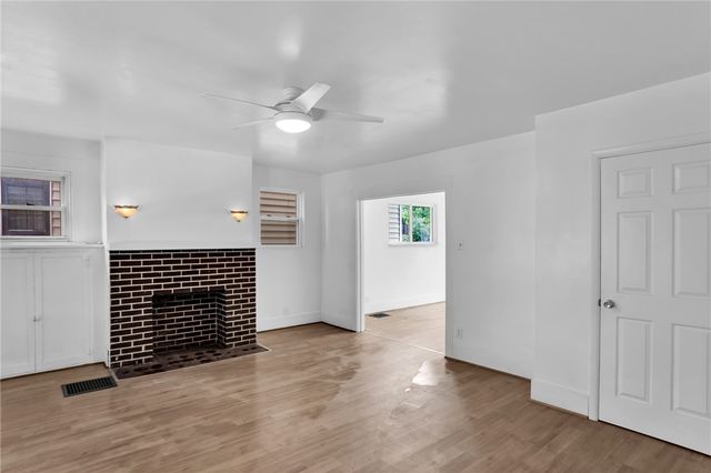 623 E 3rd Ave, Tarentum, PA 15084