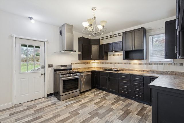 1611 Oakes Avenue, Rockford, IL 61107