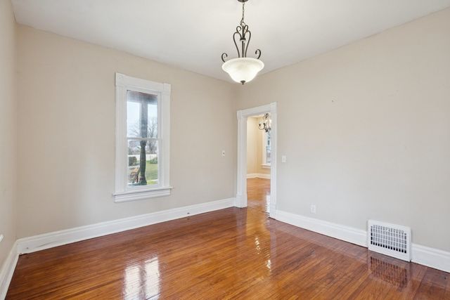 1611 Oakes Avenue, Rockford, IL 61107