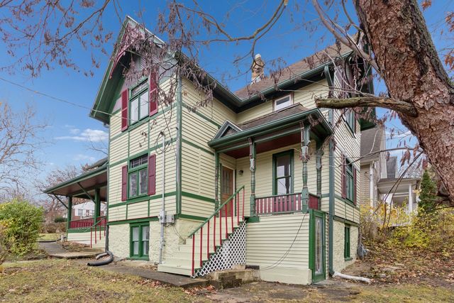 1611 Oakes Avenue, Rockford, IL 61107