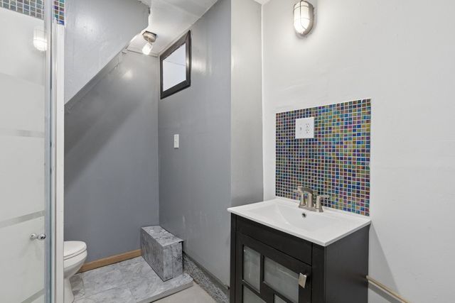 1611 Oakes Avenue, Rockford, IL 61107