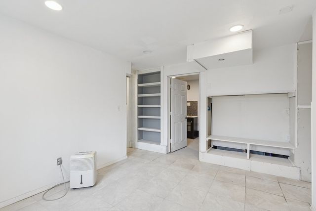 1611 Oakes Avenue, Rockford, IL 61107