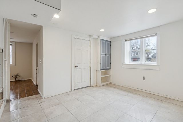 1611 Oakes Avenue, Rockford, IL 61107