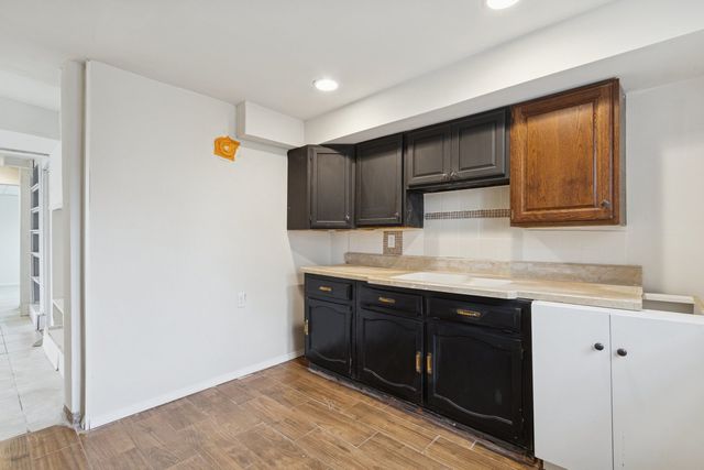 1611 Oakes Avenue, Rockford, IL 61107