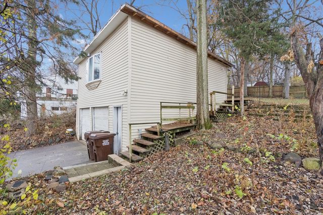 1611 Oakes Avenue, Rockford, IL 61107