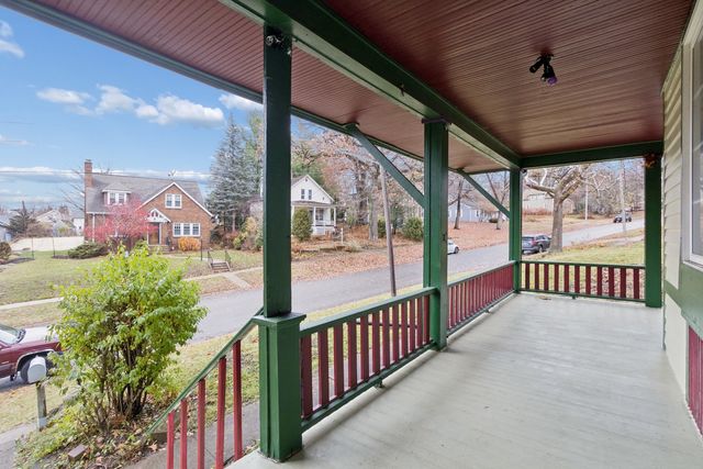 1611 Oakes Avenue, Rockford, IL 61107