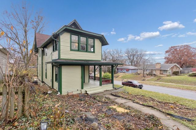 1611 Oakes Avenue, Rockford, IL 61107