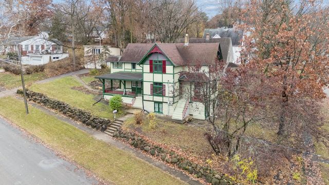 1611 Oakes Avenue, Rockford, IL 61107