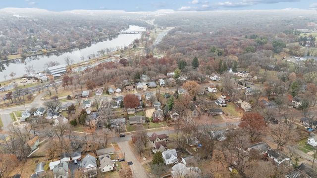 1611 Oakes Avenue, Rockford, IL 61107