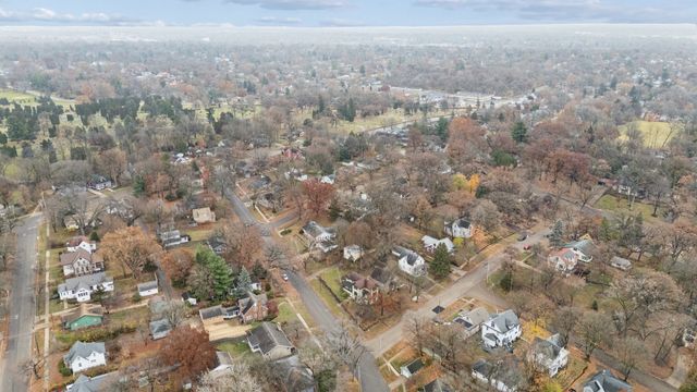 1611 Oakes Avenue, Rockford, IL 61107