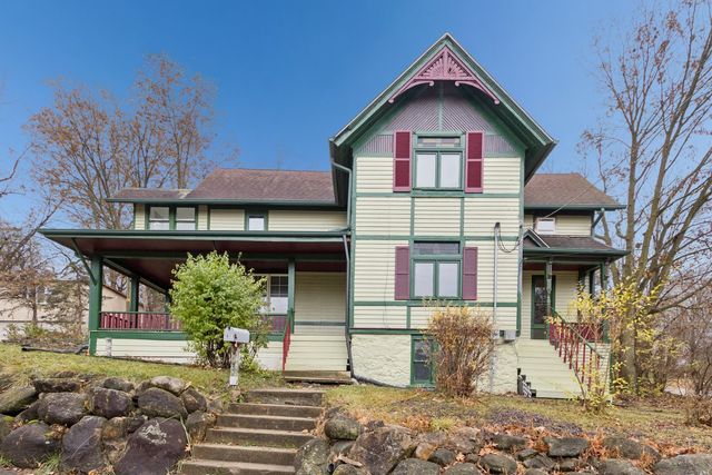 1611 Oakes Avenue, Rockford, IL 61107