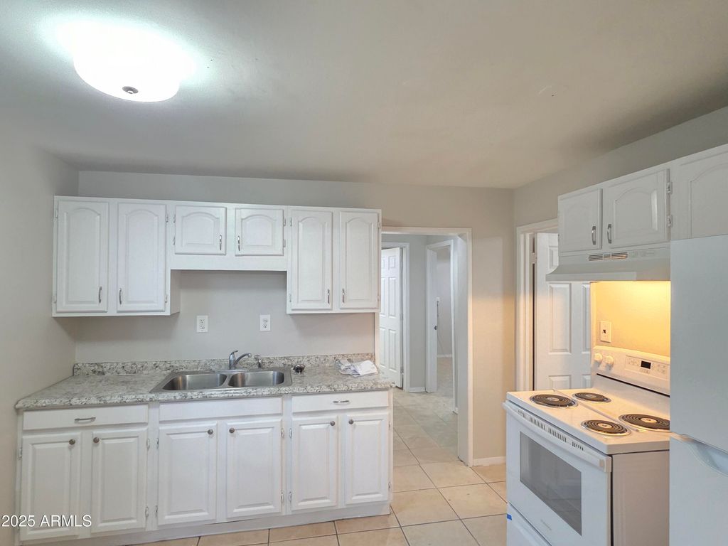 141 E ASH Avenue, Casa Grande, AZ 85122 — photo 4