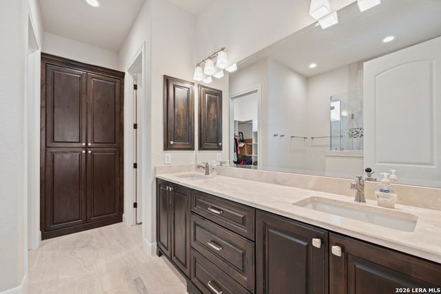 550 OAK SHORES DR, Canyon Lake, TX 78133
