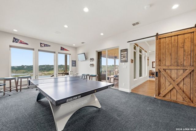 550 OAK SHORES DR, Canyon Lake, TX 78133