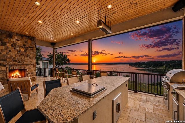 550 OAK SHORES DR, Canyon Lake, TX 78133