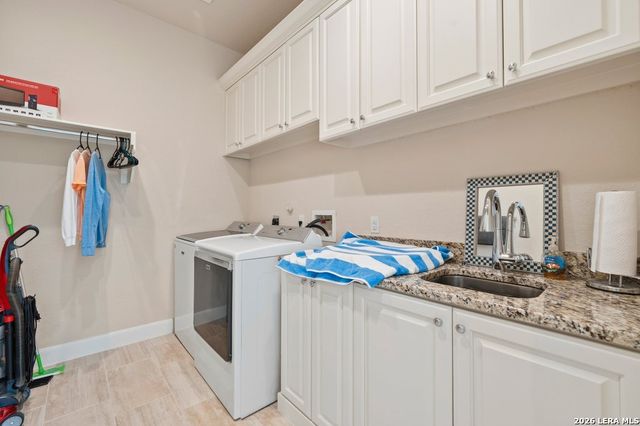 550 OAK SHORES DR, Canyon Lake, TX 78133