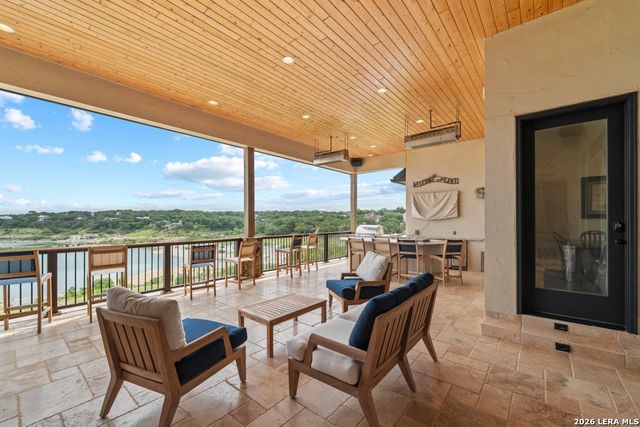 550 OAK SHORES DR, Canyon Lake, TX 78133