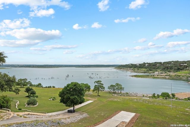 550 OAK SHORES DR, Canyon Lake, TX 78133