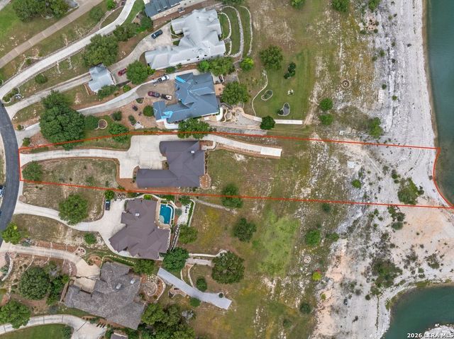 550 OAK SHORES DR, Canyon Lake, TX 78133