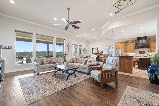 550 OAK SHORES DR, Canyon Lake, TX 78133