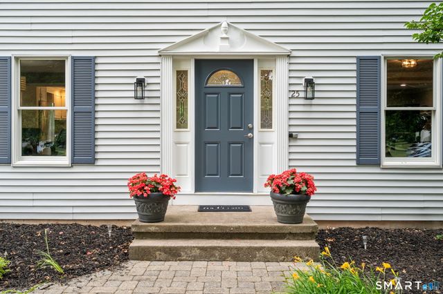 25 Vincent Circle, South Windsor, CT 06074