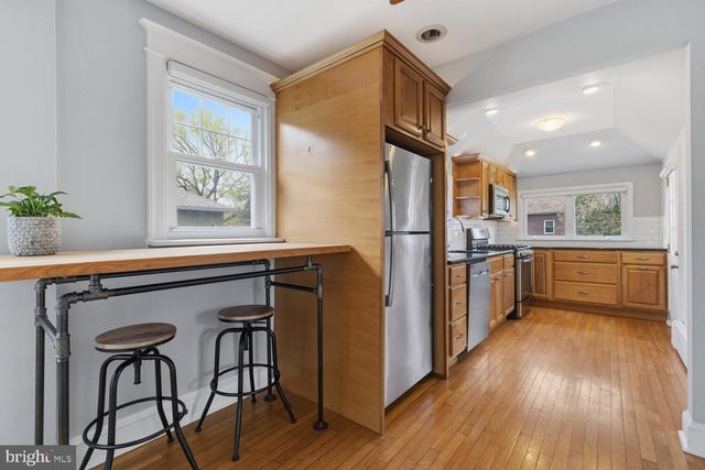 2116 E COUNTY LINE RD, Ardmore, PA 19003