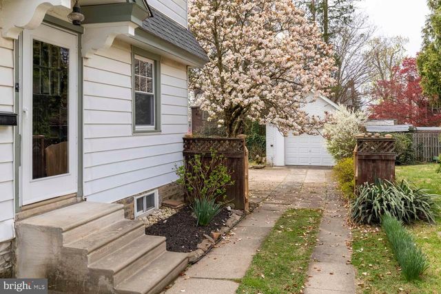 2116 E COUNTY LINE RD, Ardmore, PA 19003