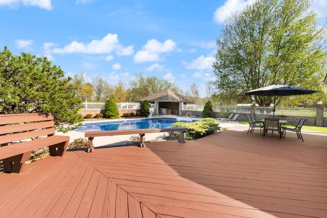230 Royal Drive, London, KY 40744