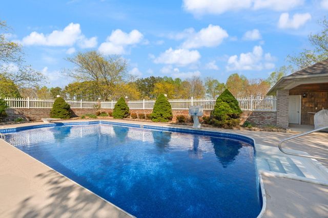 230 Royal Drive, London, KY 40744