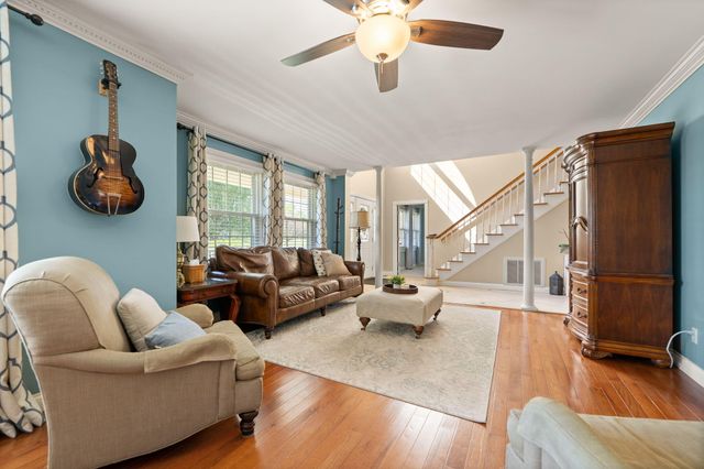 230 Royal Drive, London, KY 40744