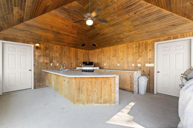 230 Royal Drive, London, KY 40744