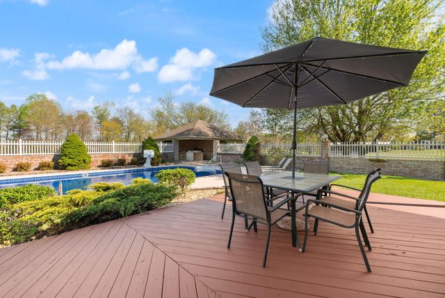 230 Royal Drive, London, KY 40744