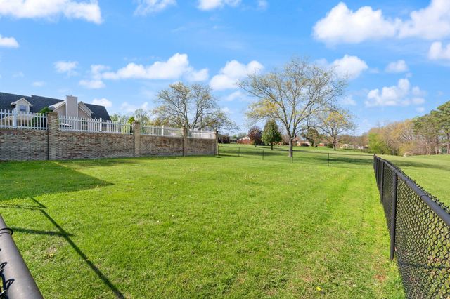 230 Royal Drive, London, KY 40744
