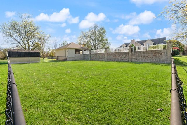 230 Royal Drive, London, KY 40744