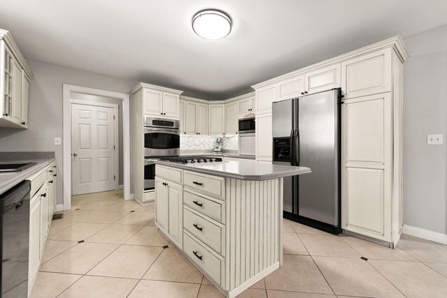 230 Royal Drive, London, KY 40744