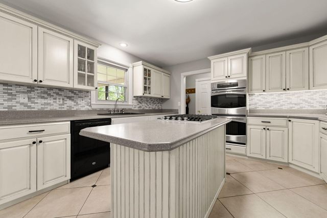 230 Royal Drive, London, KY 40744