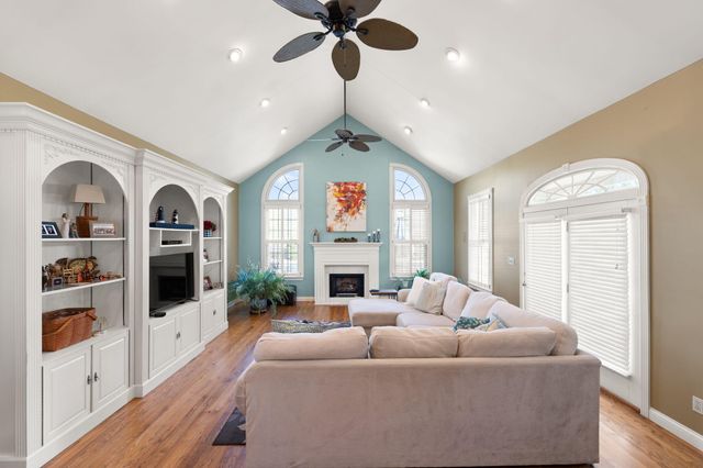 230 Royal Drive, London, KY 40744