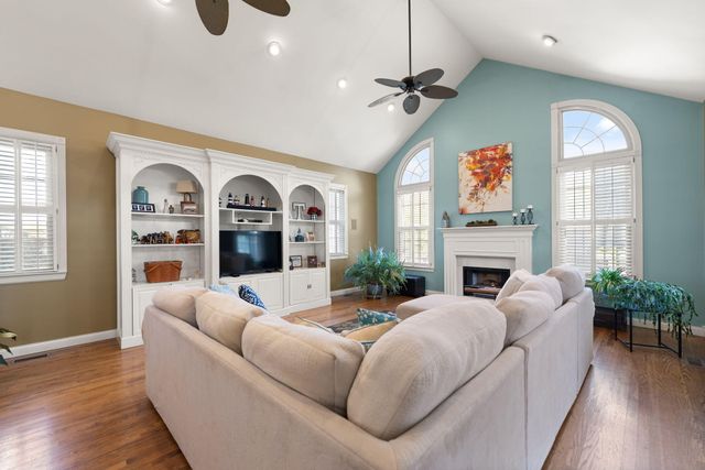 230 Royal Drive, London, KY 40744