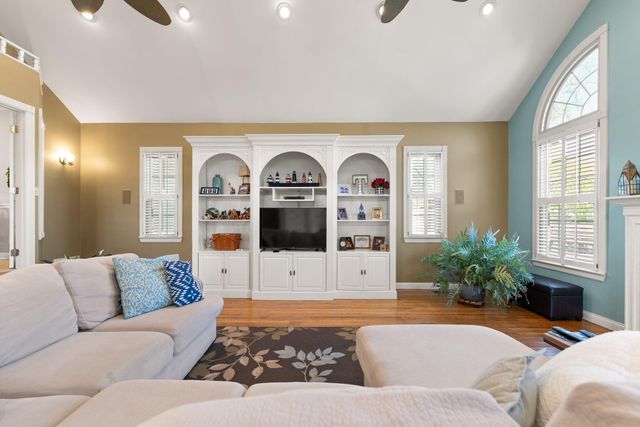 230 Royal Drive, London, KY 40744