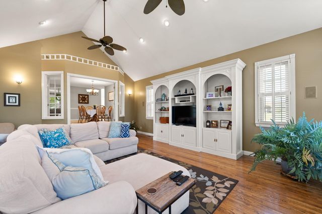 230 Royal Drive, London, KY 40744