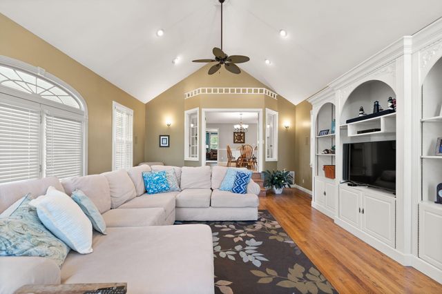 230 Royal Drive, London, KY 40744