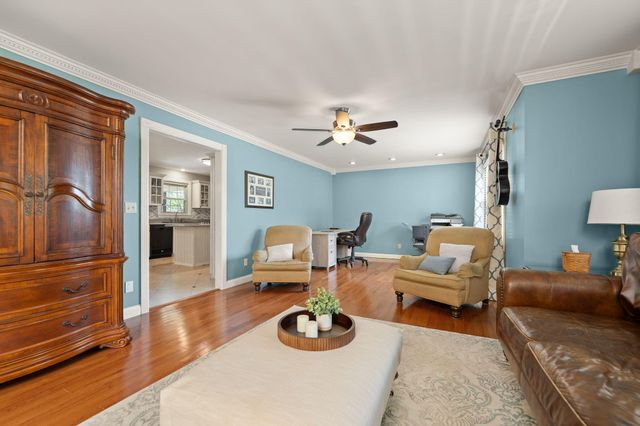 230 Royal Drive, London, KY 40744